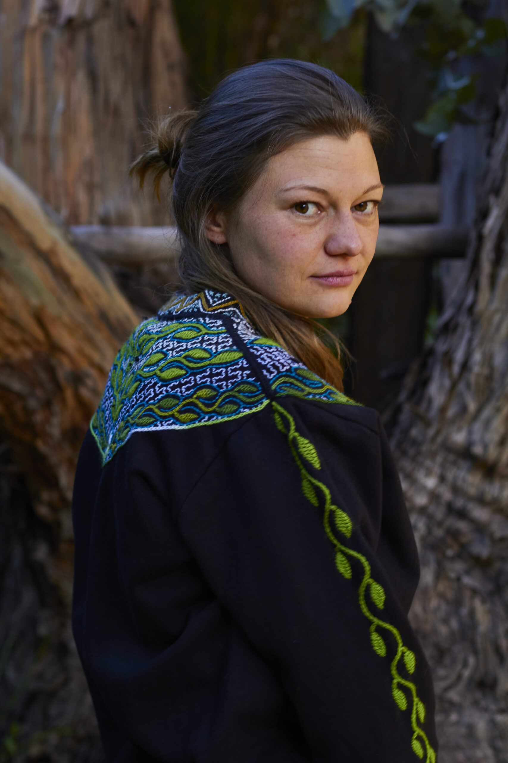Hand-Embroidered Shipibo-Conibo Sweater – Kené/ Liana – Size XL – Bild 3
