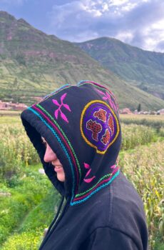 Hand-Embroidered Shipibo-Conibo Sweater – Kené – M/L